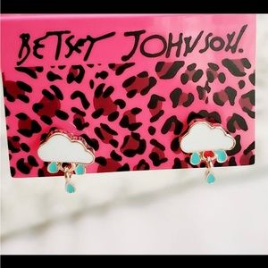 Adorable raindrop earrings